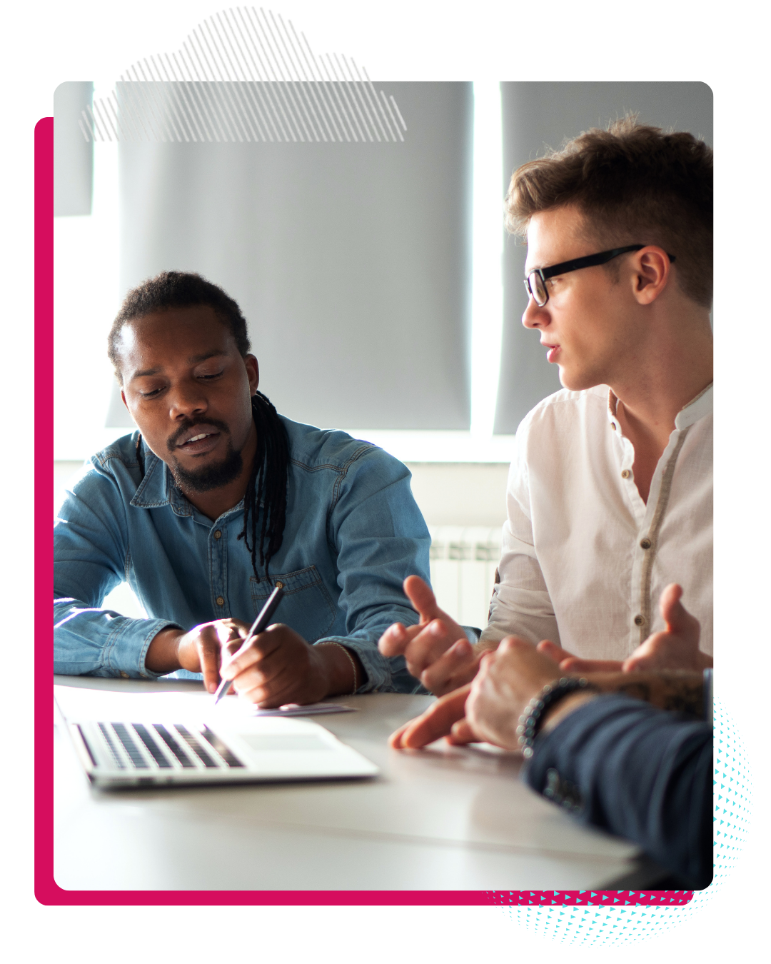 Equipe em reunião estratégica