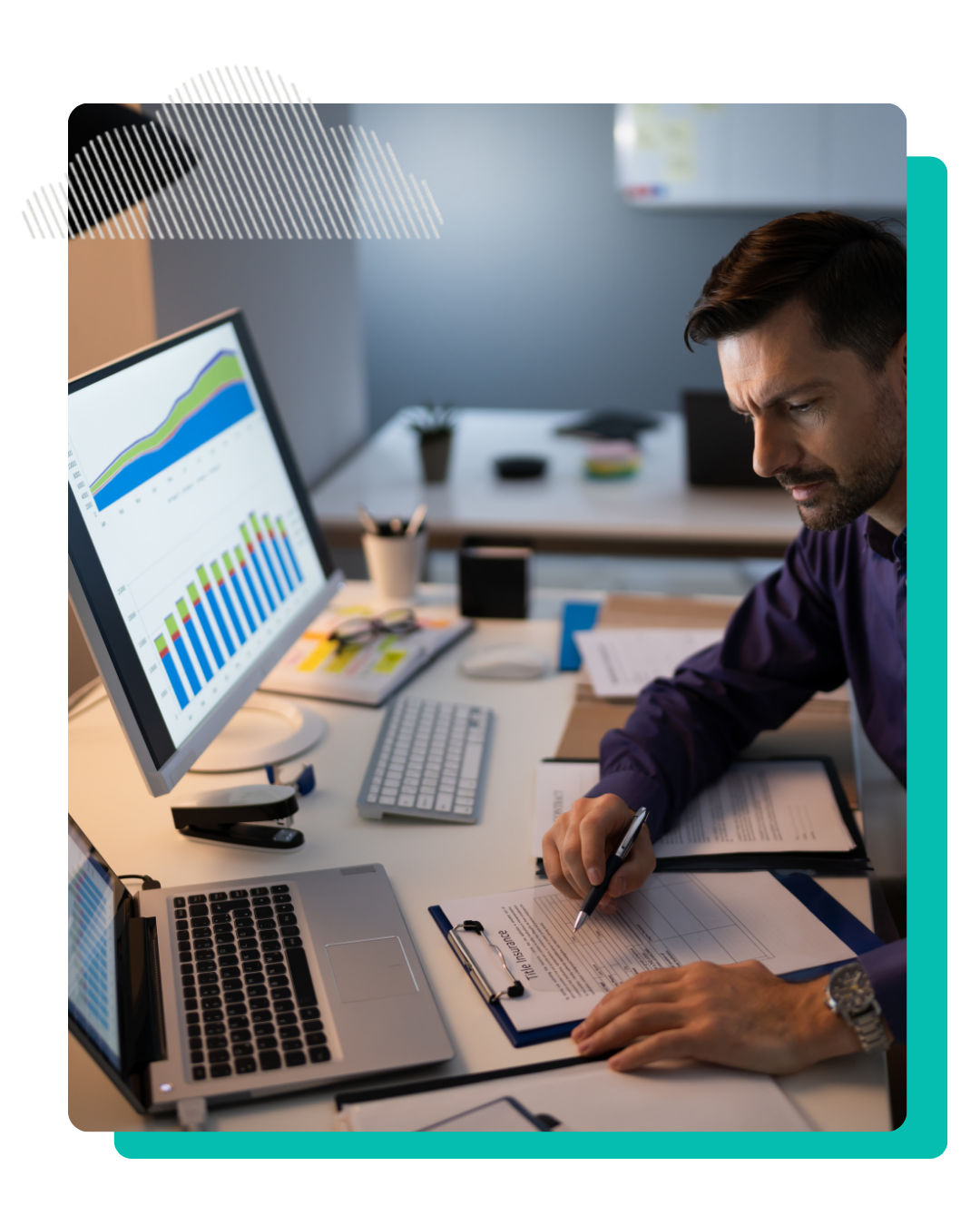 Gestor analisando a operação de Voip e comunicação